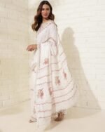 Women Floral Print Saree with Tassels - Image 3